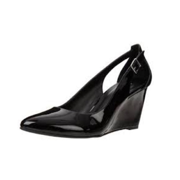 BCBGeneration Blossoms Patent Wedge Pump Black 9M - Picture 12 of 14